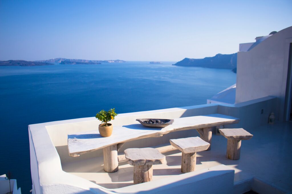 Santorini vs Mykonos: Which Greek Island Should You Visit? santorini vs mykonos